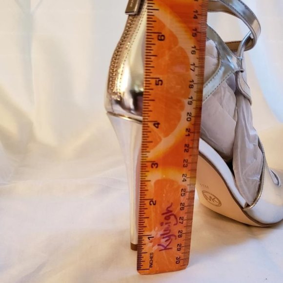 NEW Michael Kors Catia Pump, Size 11, NIB, Silver - Picture 7 of 8